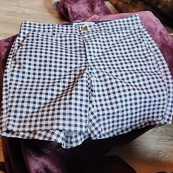 Old Navy Midrise Everyday Shorts - Picture 1 of 5